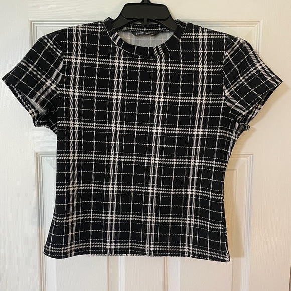 SHEIN plaid fitted crop tee - Picture 1 of 3